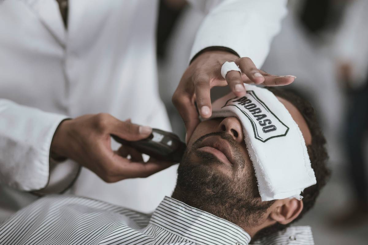 How to Master the Perfect Brows with a Spoolie Brush