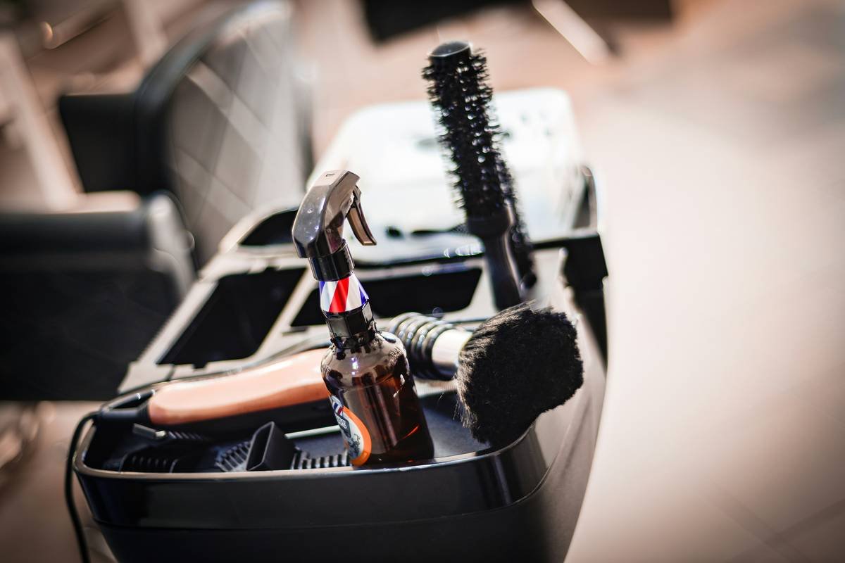 A cartoon illustration showing mismatched eyebrows styled poorly